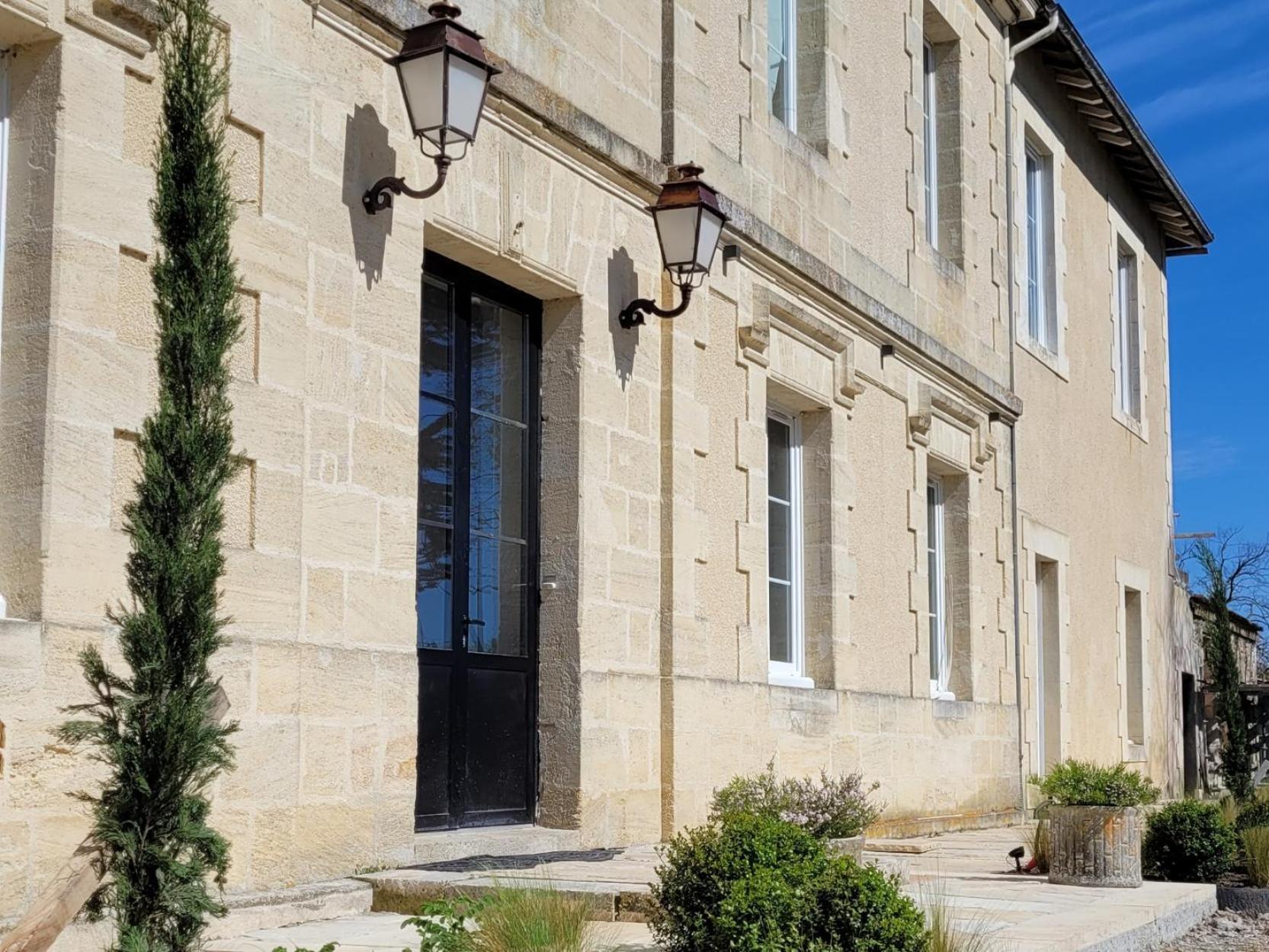 Chateau Bernon Maison D Hotes - Piscine Et Spa Bed & Breakfast Queyrac Exterior photo